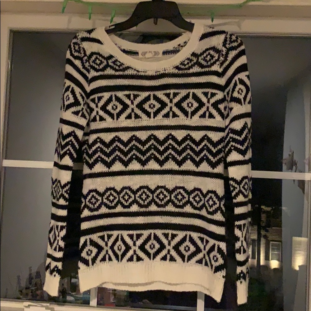 Black and white sweater!